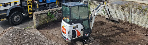 mini digger hire mobile